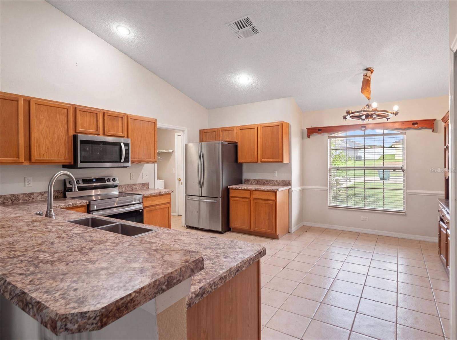 8014 CARDINAL WINDS LANE, Mascotte, FL 34753 8014 CARDINAL WINDS LANE, Mascotte, FL 34753