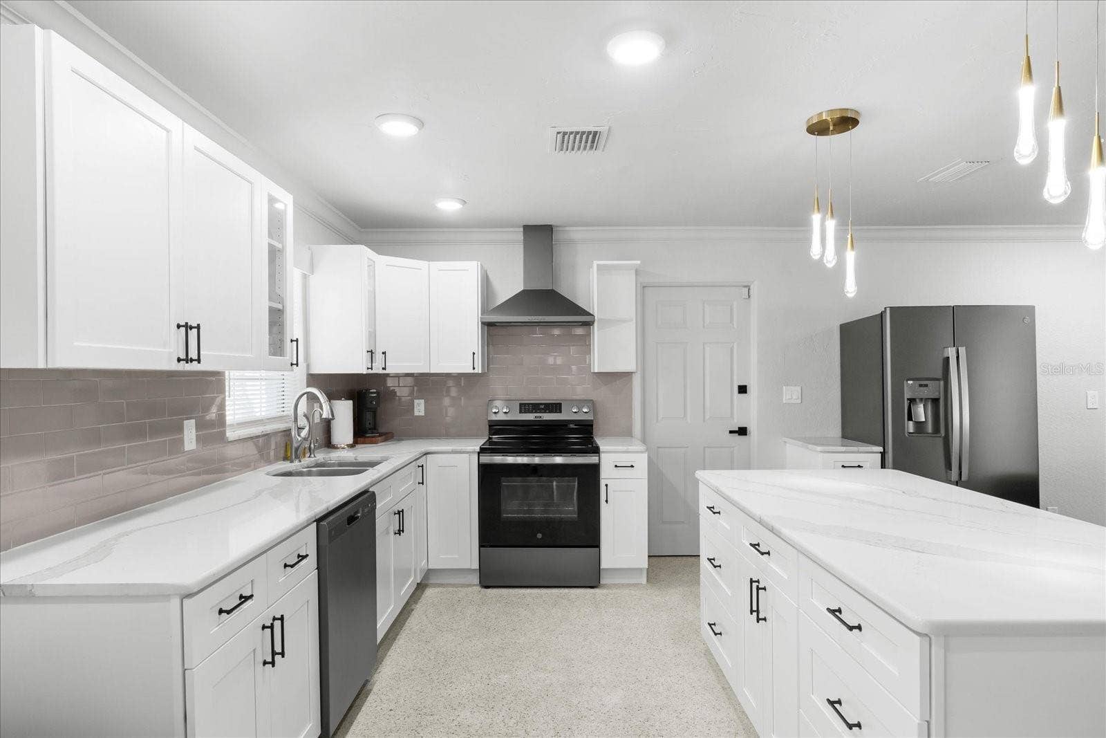 10001 S YACHT CLUB DRIVE, Treasure Island, FL 33706 10001 S YACHT CLUB DRIVE, Treasure Island, FL 33706