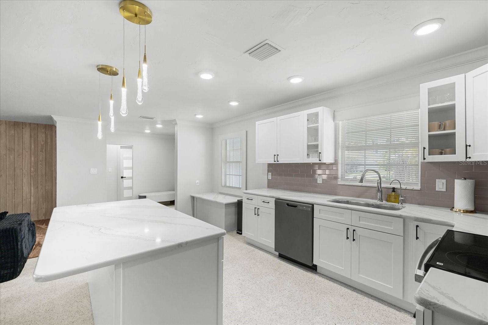 10001 S YACHT CLUB DRIVE, Treasure Island, FL 33706 10001 S YACHT CLUB DRIVE, Treasure Island, FL 33706