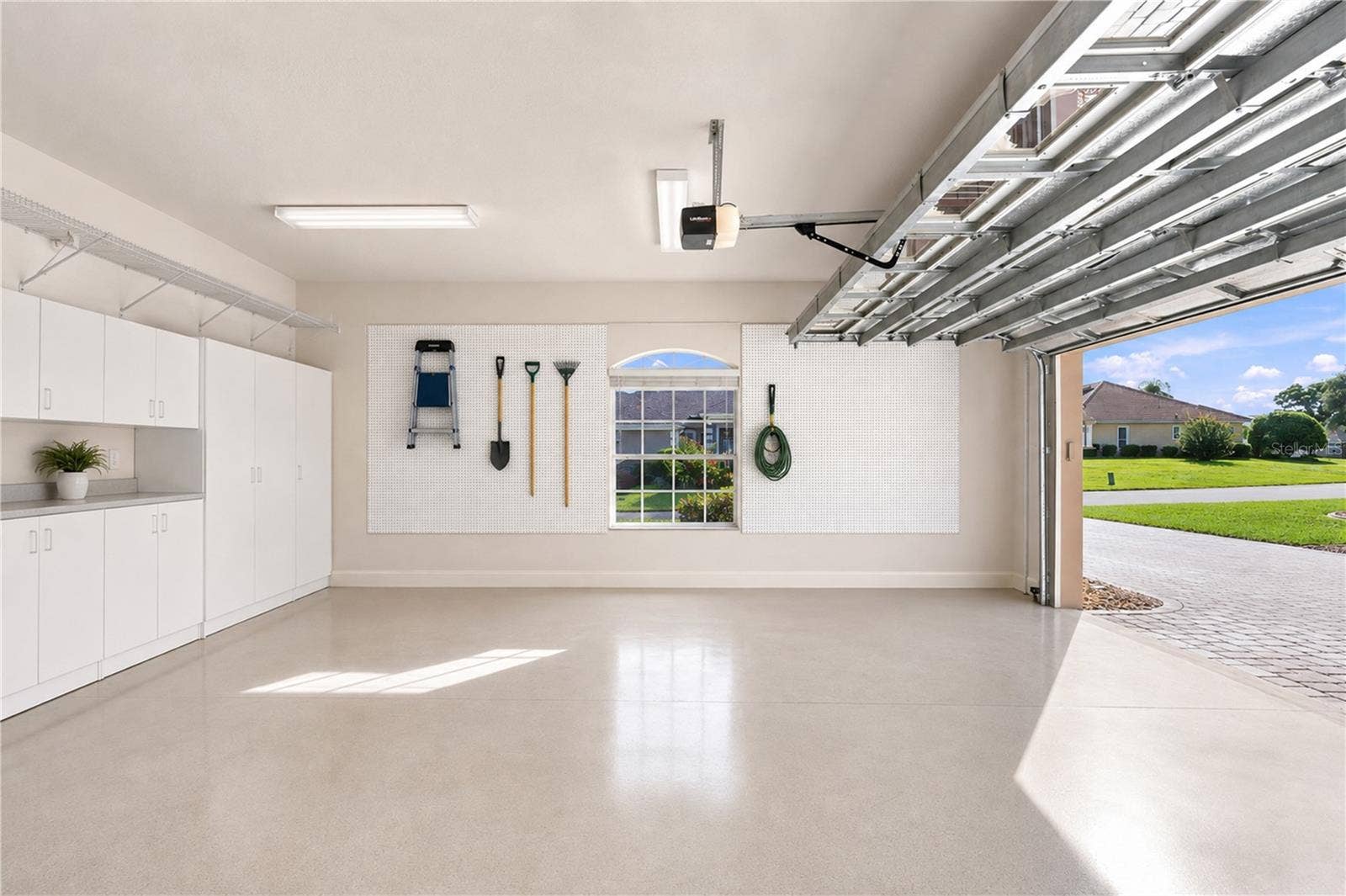 9271 WESTSHORE DRIVE, Weeki Wachee, FL 34613 two gar garage plus separate golf cart