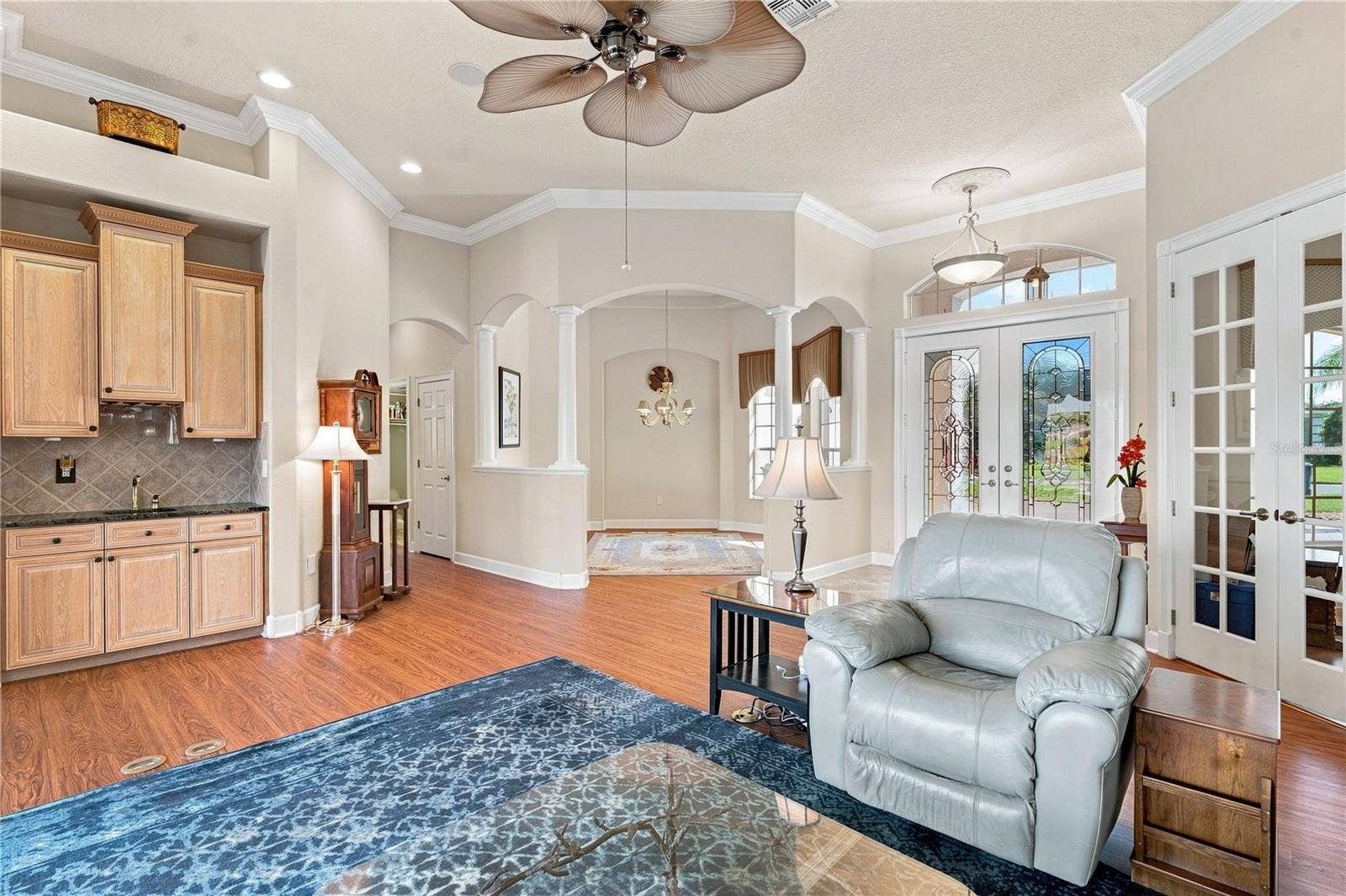 9271 WESTSHORE DRIVE, Weeki Wachee, FL 34613 Livingroom