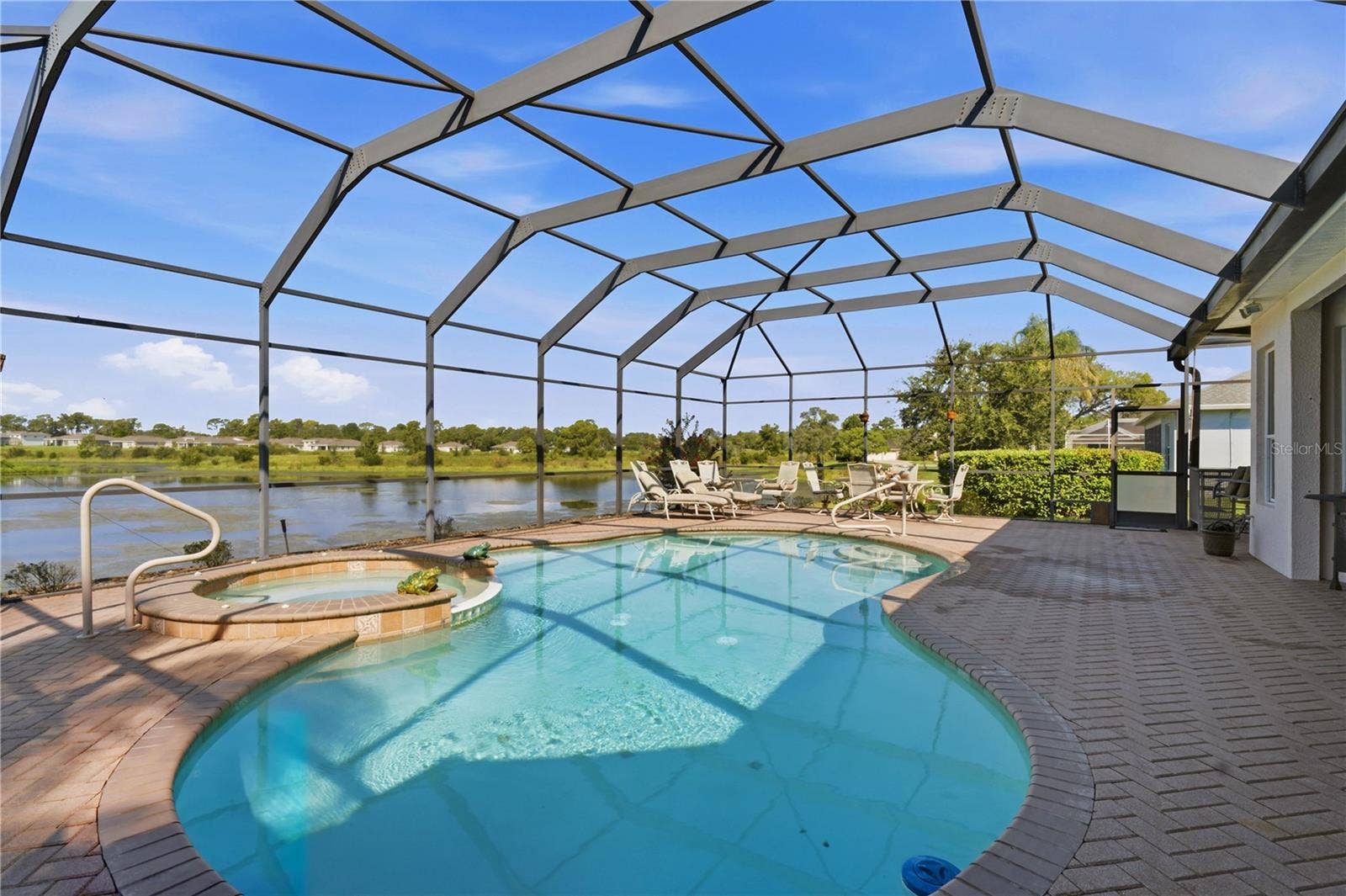9271 WESTSHORE DRIVE, Weeki Wachee, FL 34613 Screened pool w lake view
