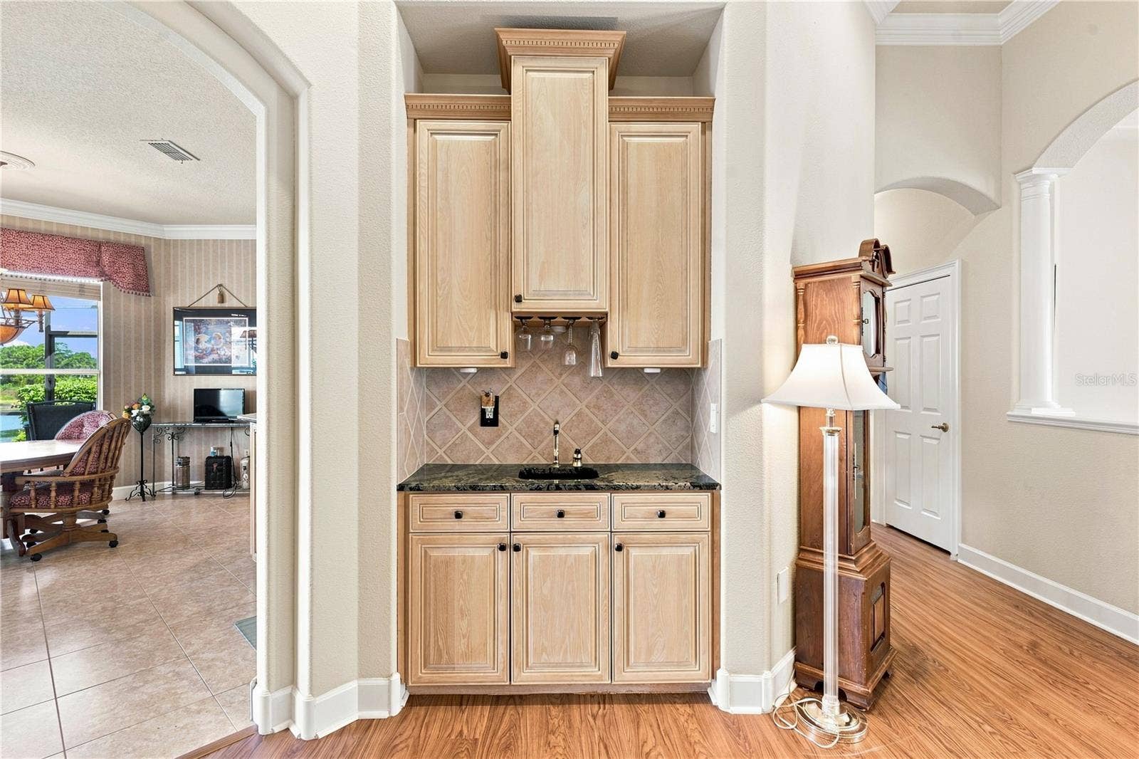 9271 WESTSHORE DRIVE, Weeki Wachee, FL 34613 Wet Bar