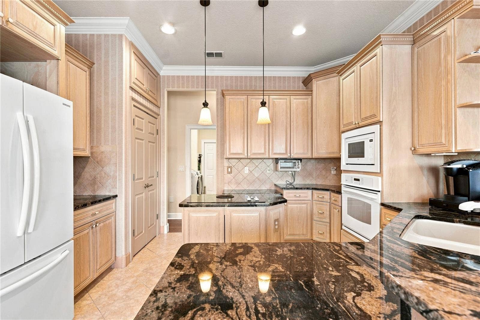 9271 WESTSHORE DRIVE, Weeki Wachee, FL 34613 Kitchen