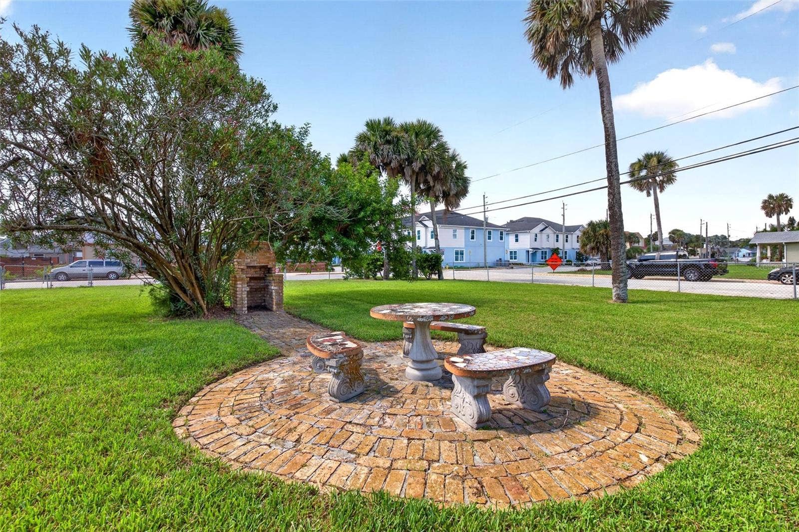 409 S GRANDVIEW AVENUE, Daytona Beach, FL 32118 409 S GRANDVIEW AVENUE, Daytona Beach, FL 32118