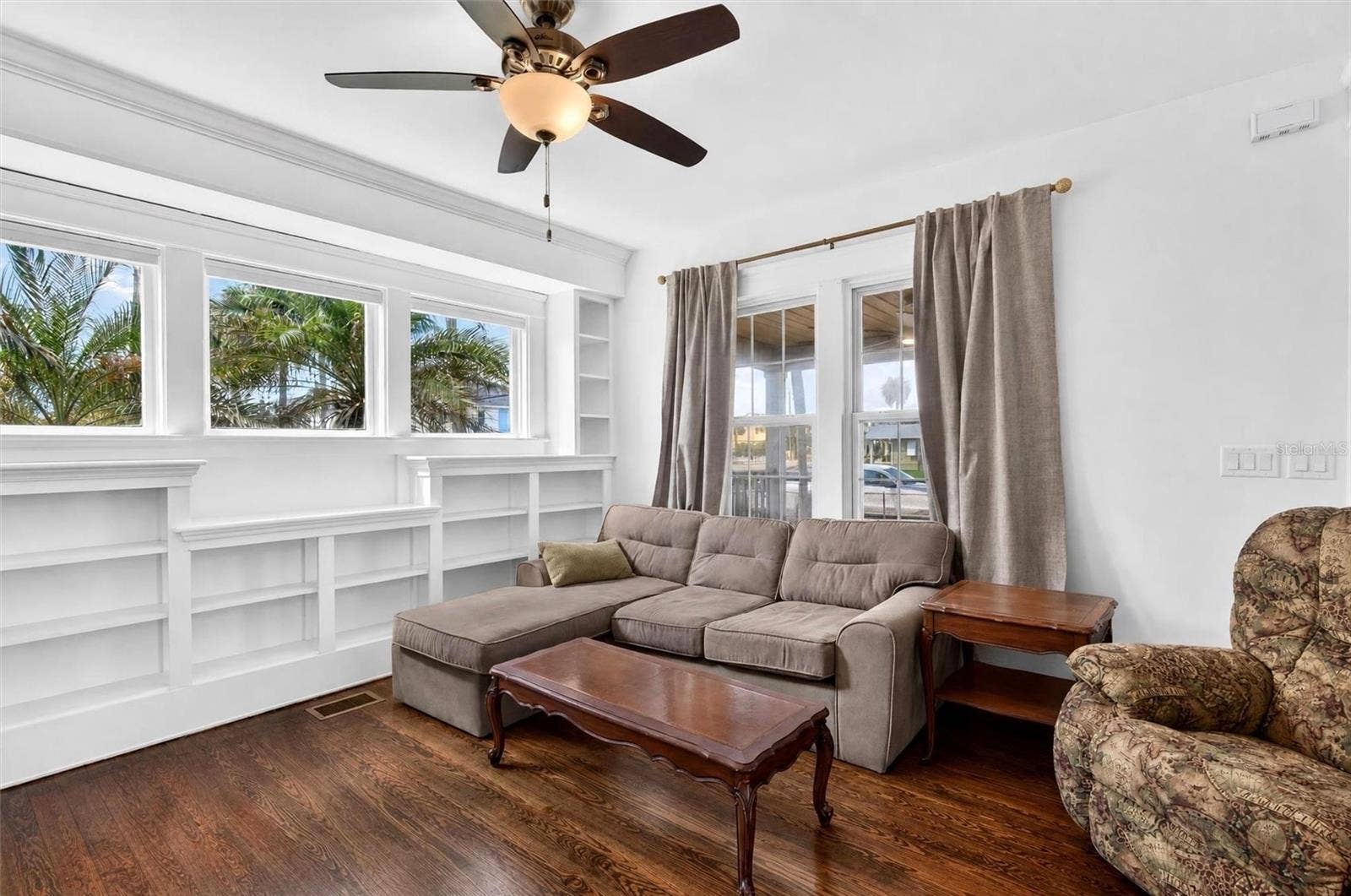 409 S GRANDVIEW AVENUE, Daytona Beach, FL 32118 409 S GRANDVIEW AVENUE, Daytona Beach, FL 32118