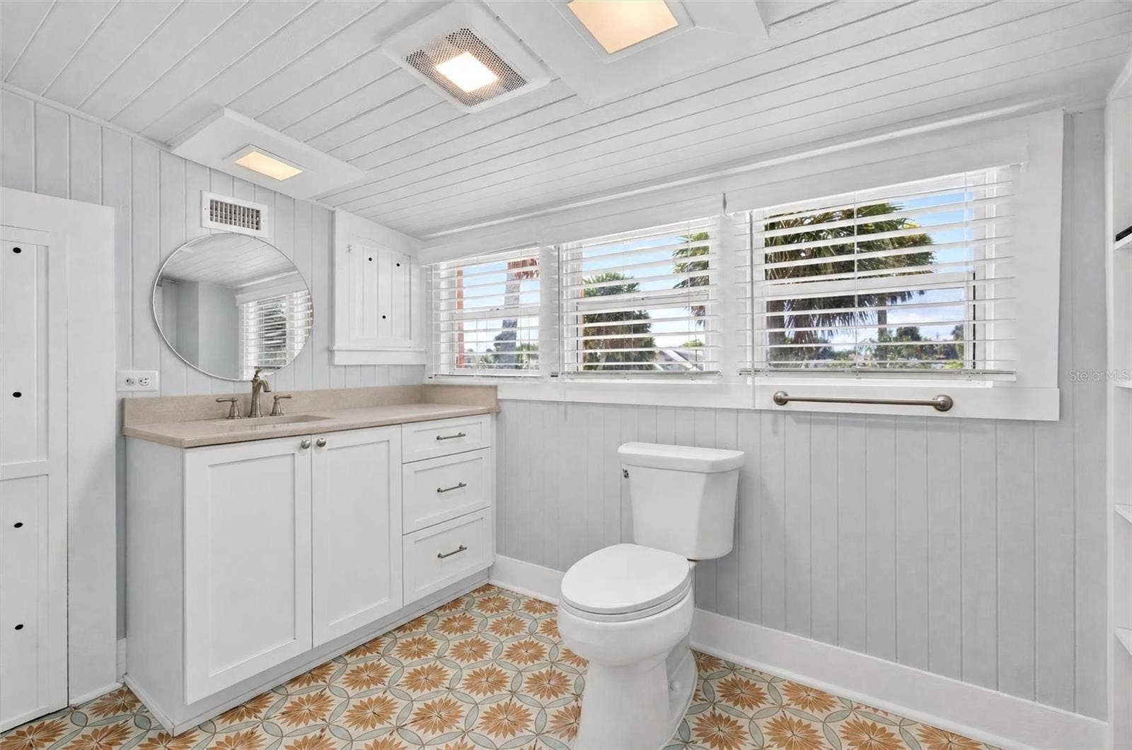 409 S GRANDVIEW AVENUE, Daytona Beach, FL 32118 409 S GRANDVIEW AVENUE, Daytona Beach, FL 32118