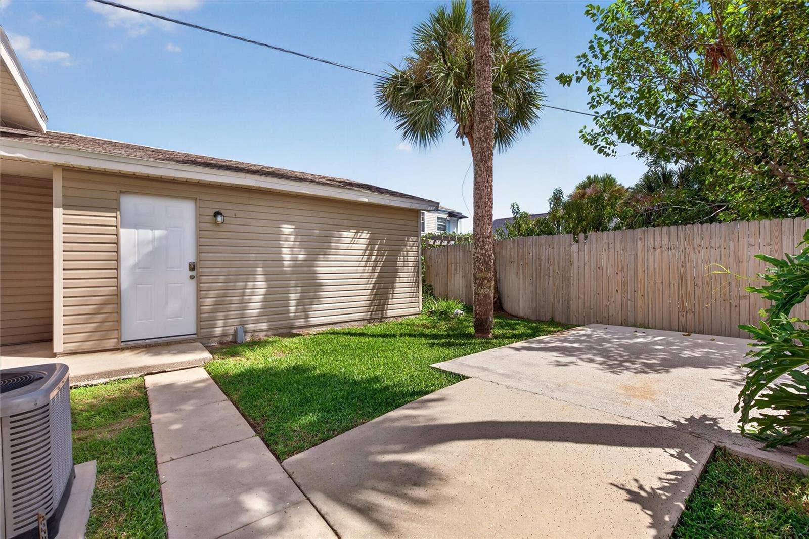 409 S GRANDVIEW AVENUE, Daytona Beach, FL 32118 409 S GRANDVIEW AVENUE, Daytona Beach, FL 32118