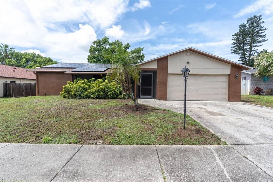 Property photo for 914 HARBOR CIRCLE, Palm Harbor, FL