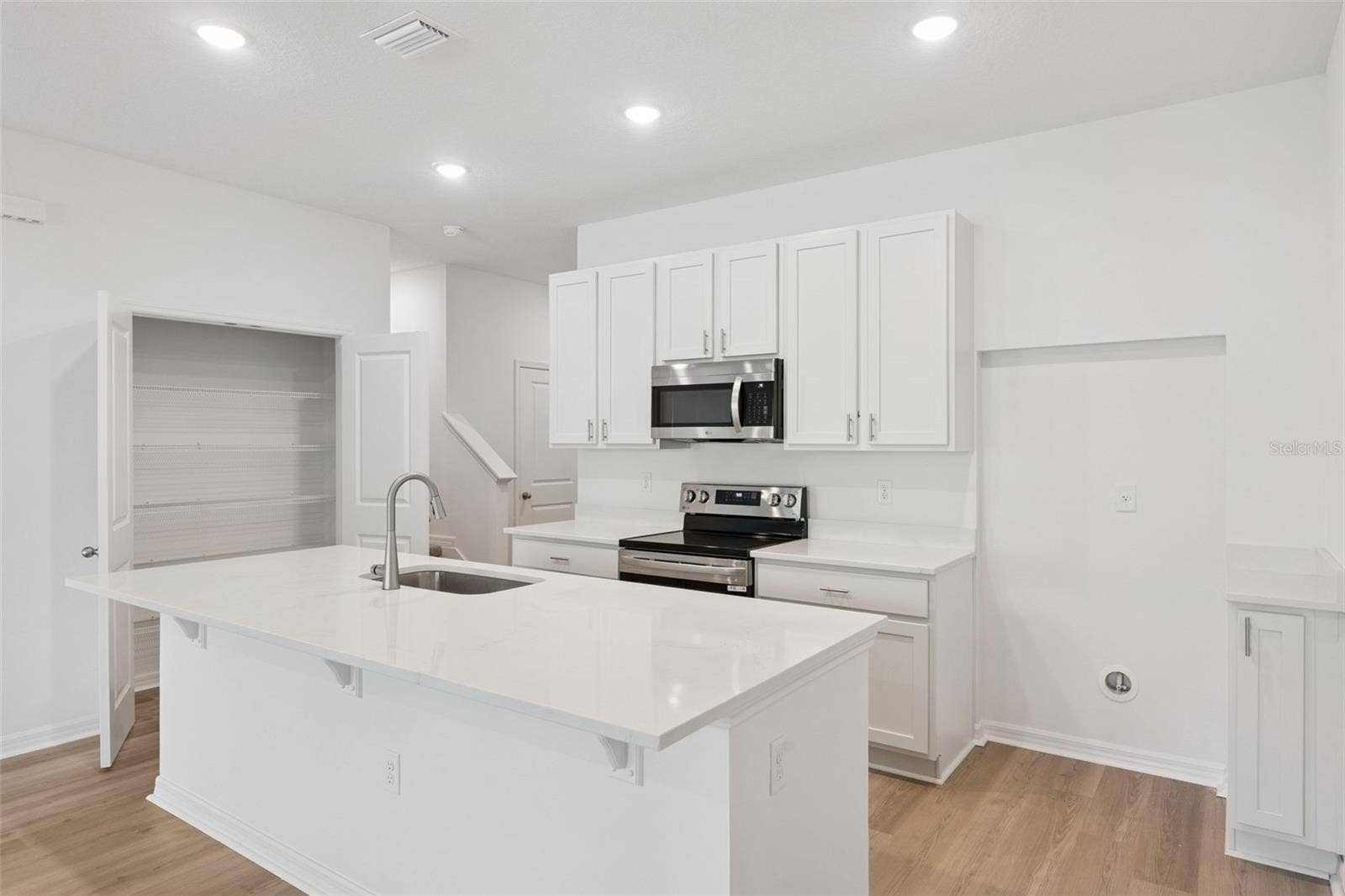 2274 RED PINE COURT, Eustis, FL 32726