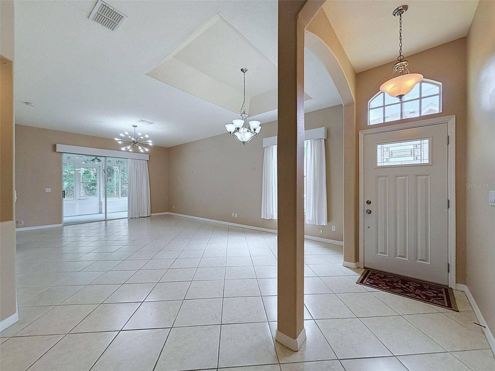 11440 GOLF ROUND DRIVE, New Port Richey, FL 34654 Side front entry into main living area