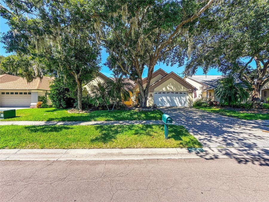 Property photo for 9542 PEBBLE GLEN AVENUE, Tampa, FL