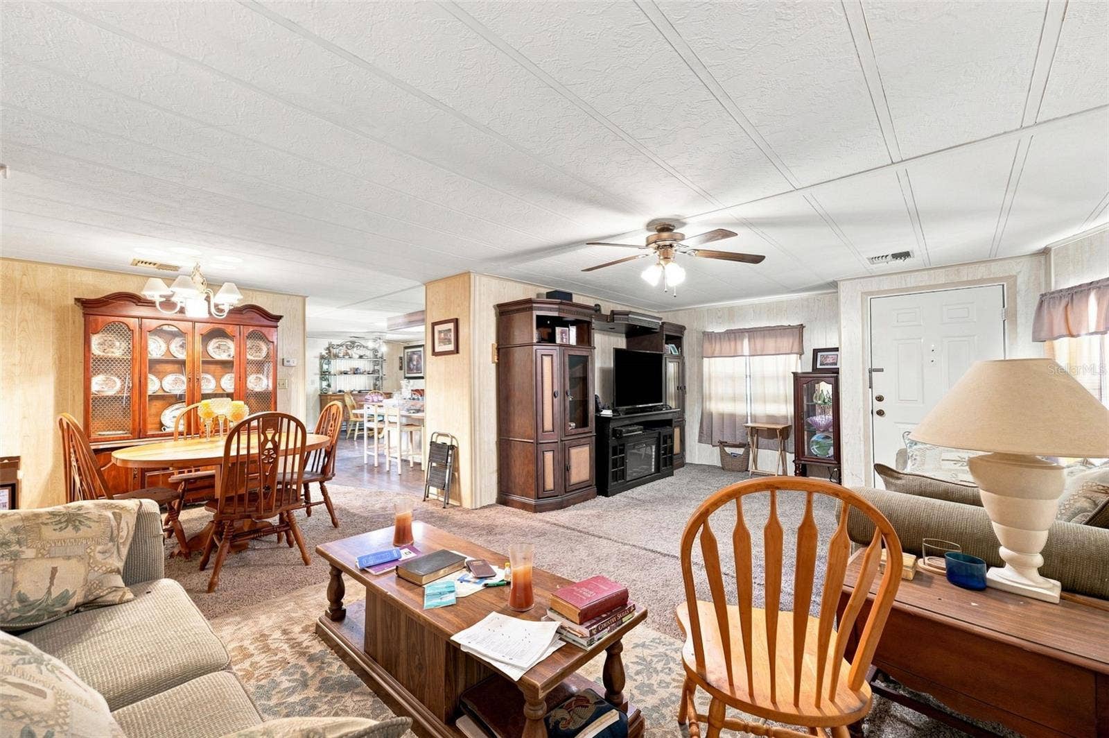 8150 MODENA AVENUE, Brooksville, FL 34613 Living/Dining