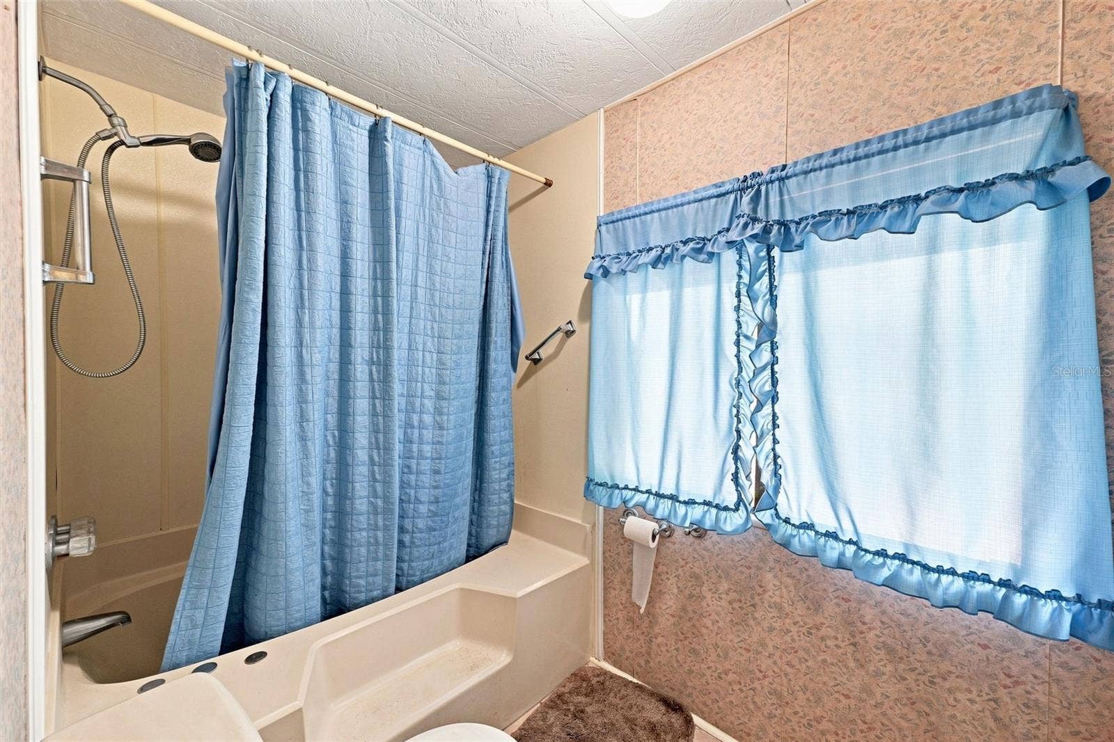 8150 MODENA AVENUE, Brooksville, FL 34613 Primary Bathroom