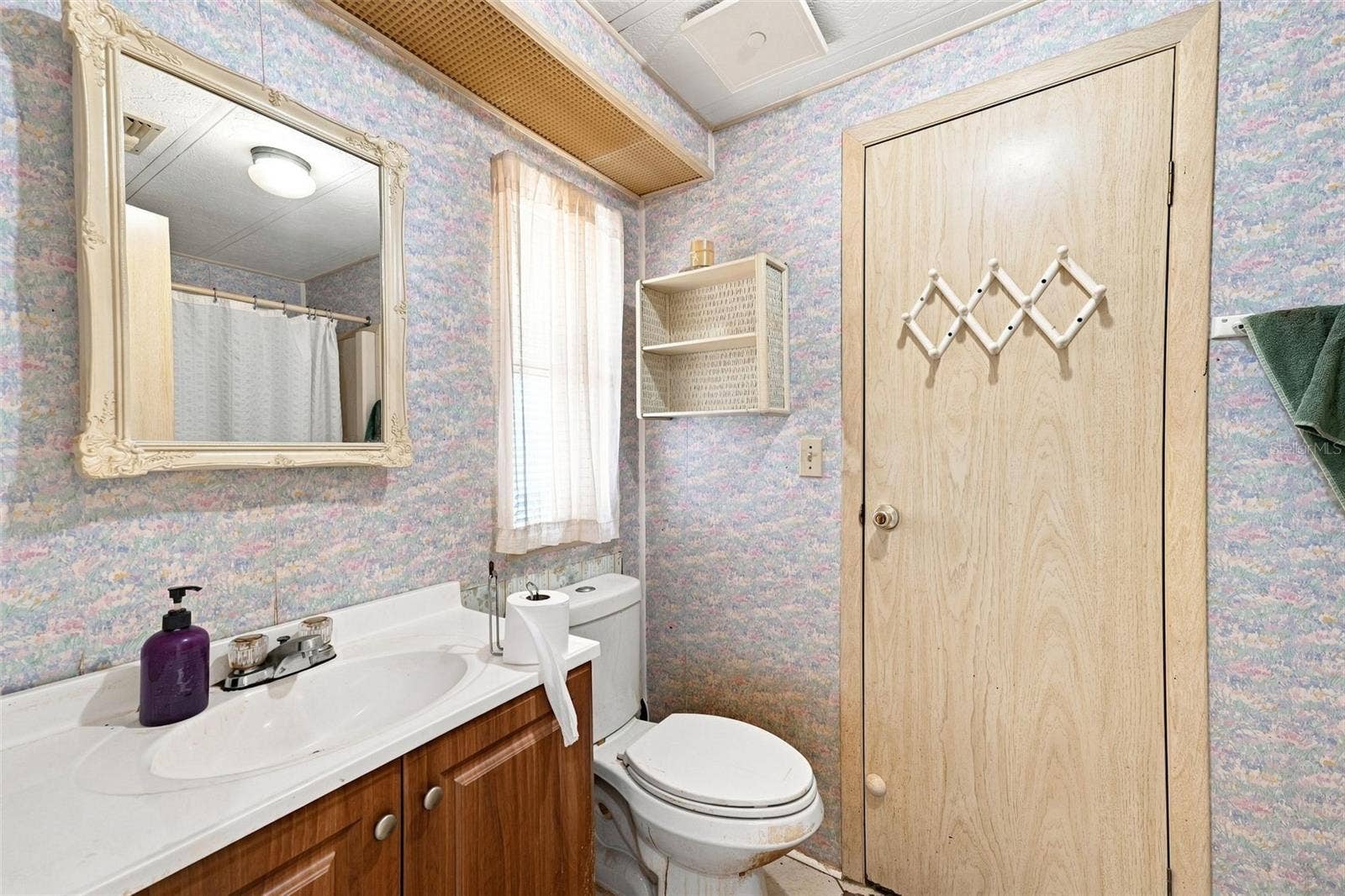 8150 MODENA AVENUE, Brooksville, FL 34613 Bathroom 2