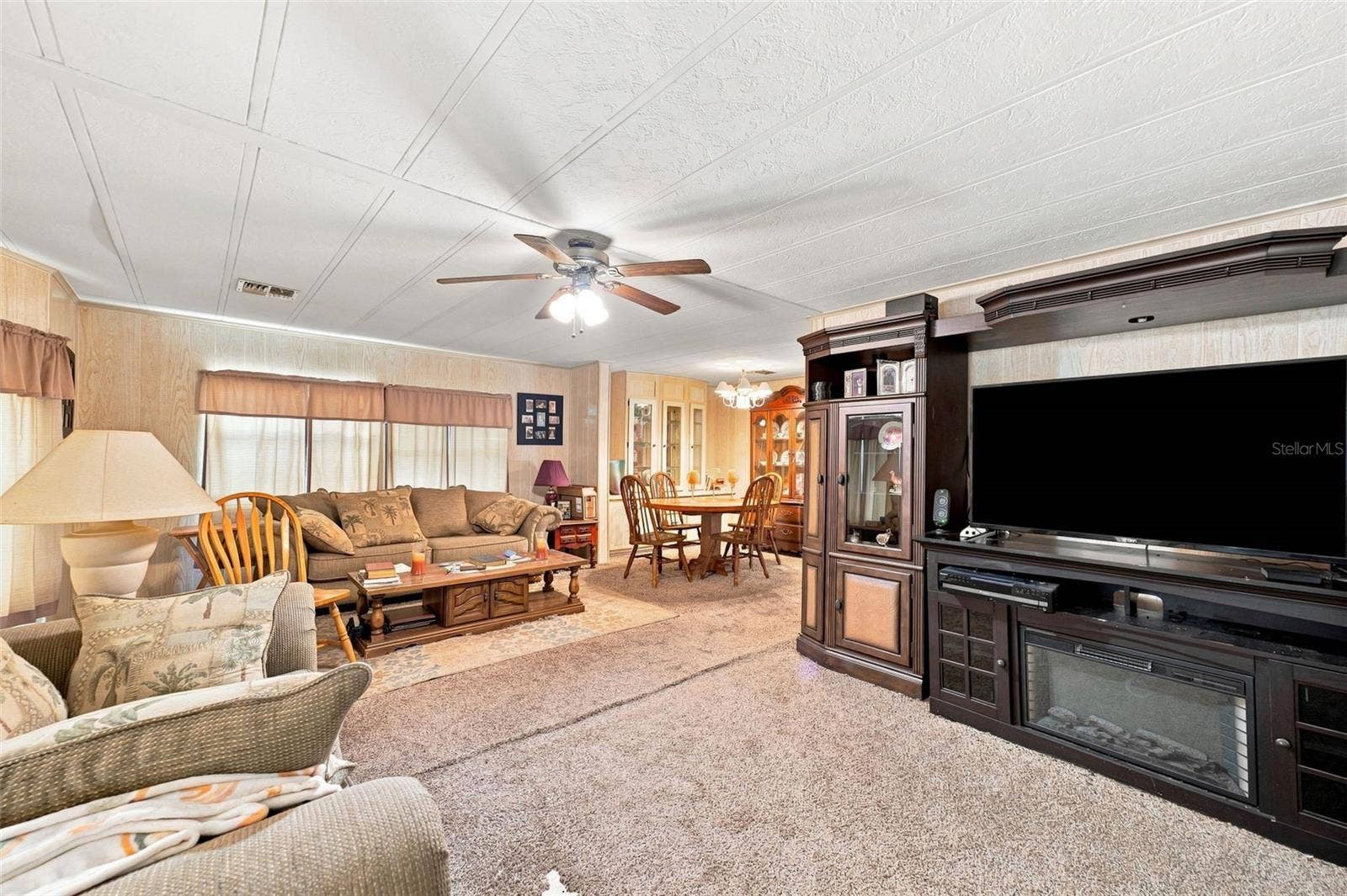 8150 MODENA AVENUE, Brooksville, FL 34613 Living/Dining