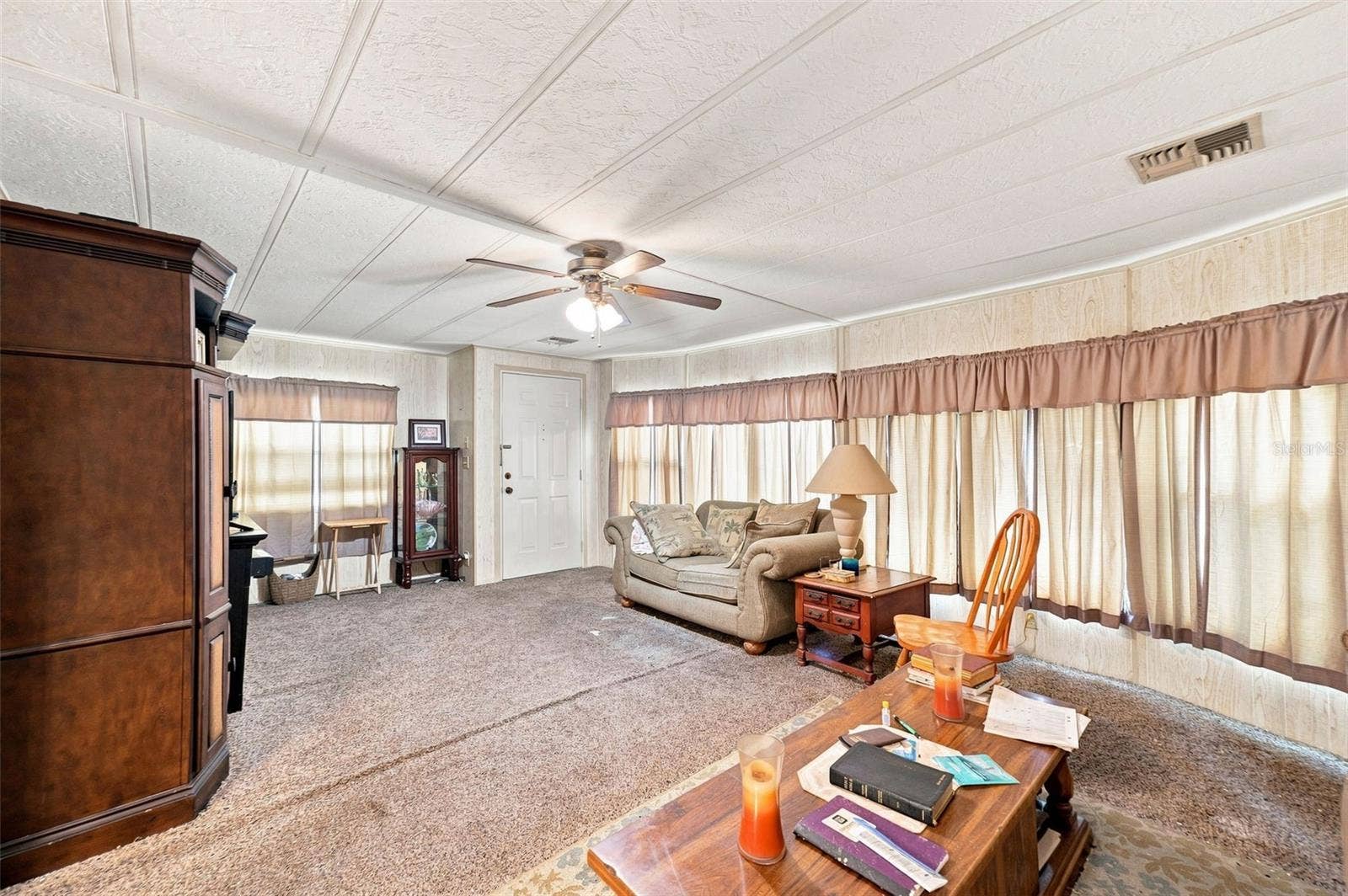 8150 MODENA AVENUE, Brooksville, FL 34613 Living