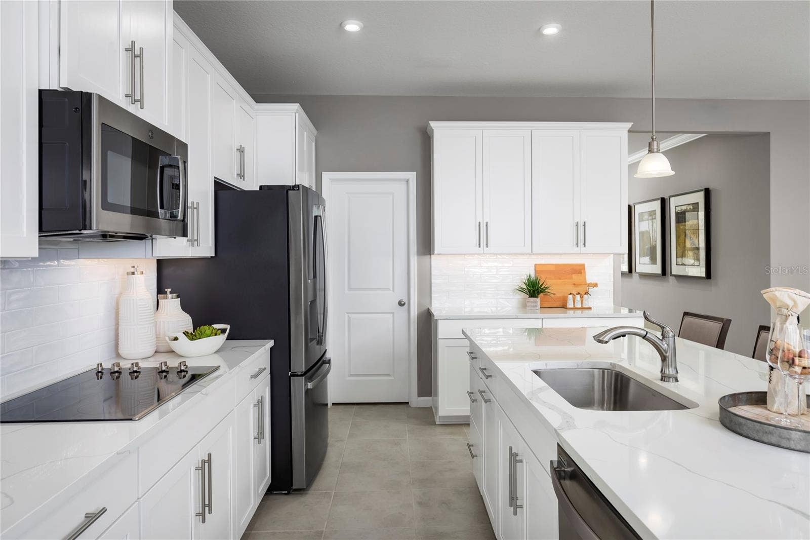 8628 SWAN VIEW CIRCLE, Leesburg, FL 34788 8628 SWAN VIEW CIRCLE, Leesburg, FL 34788