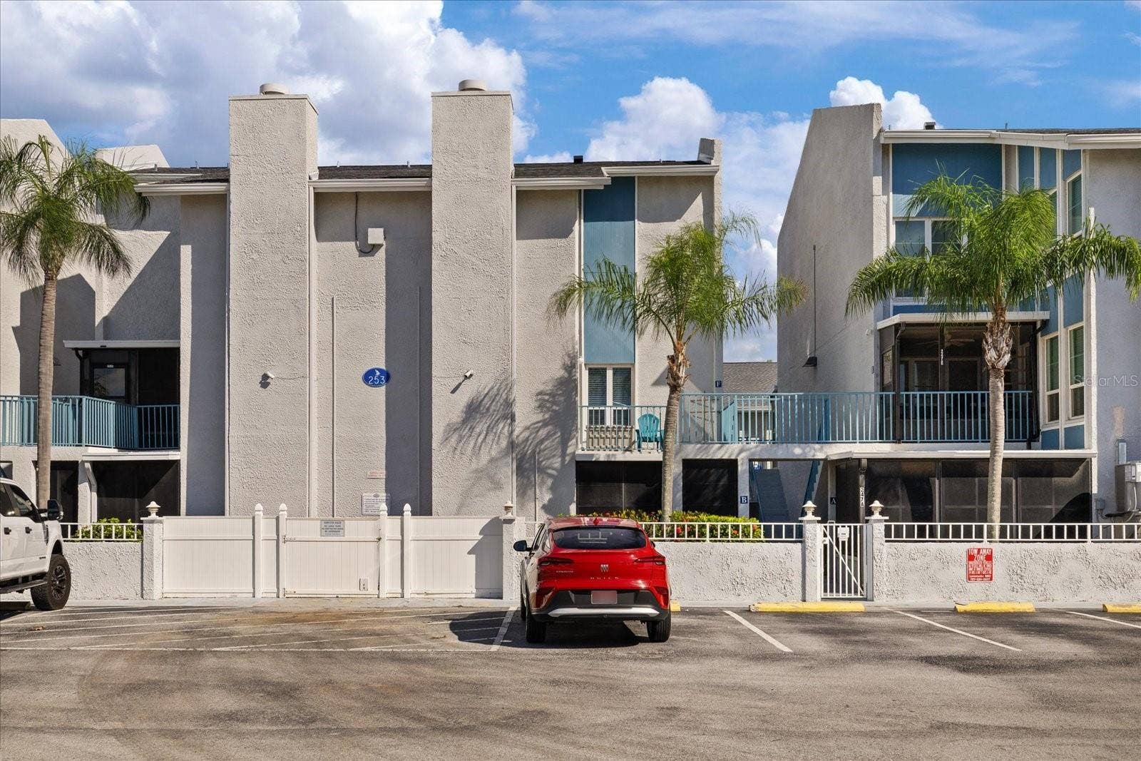 253 REX PLACE, #B, Madeira Beach, FL 33708