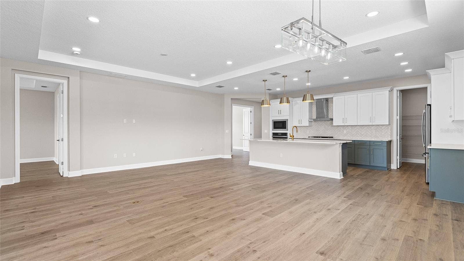1293 TWIN FARMS COURT, Deland, FL 32724 Great Room to Kitchen