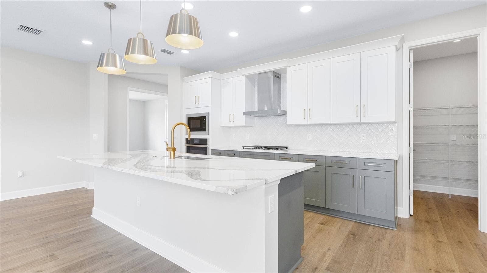 1293 TWIN FARMS COURT, Deland, FL 32724 Kitchen