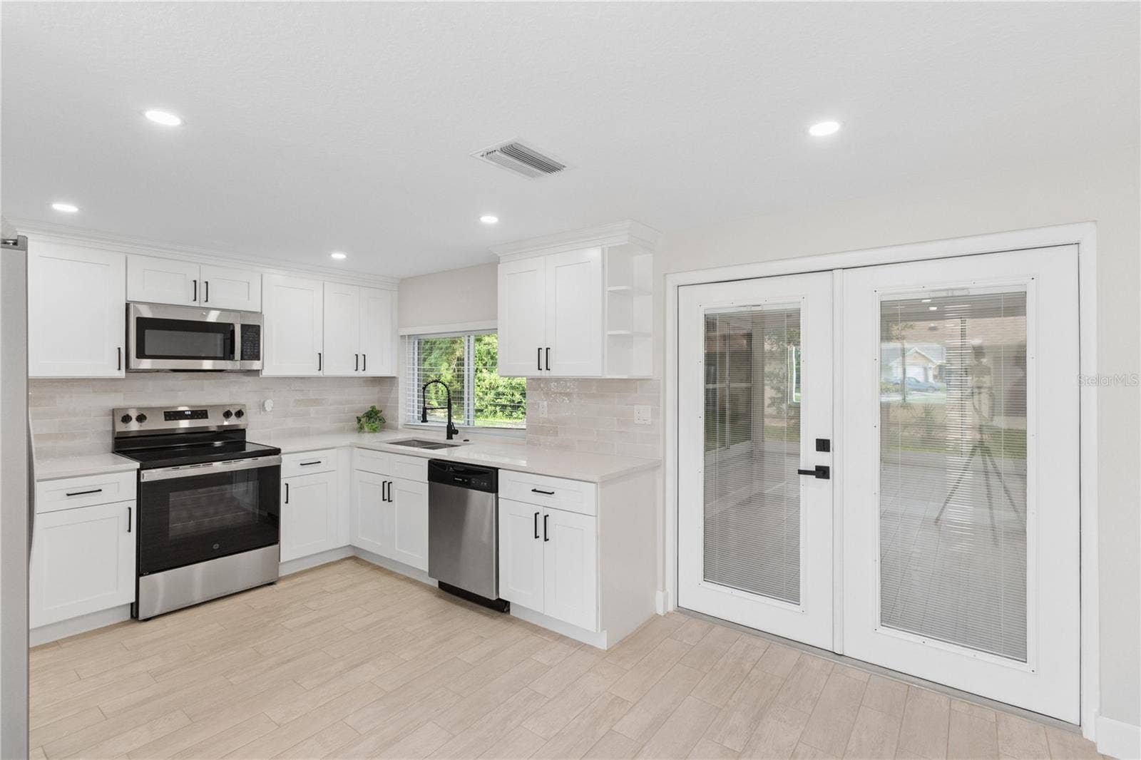12220 MEADOWBROOK LANE, Hudson, FL 34667 12220 MEADOWBROOK LANE, Hudson, FL 34667
