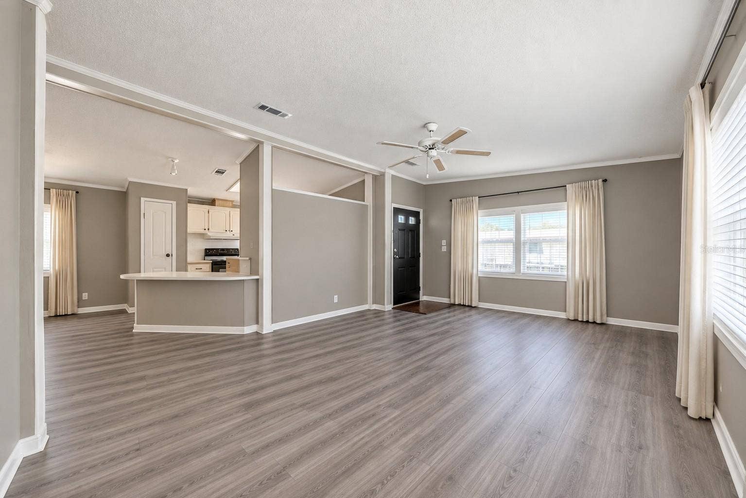 Virtual staged picture to show the potential of this space without furniture