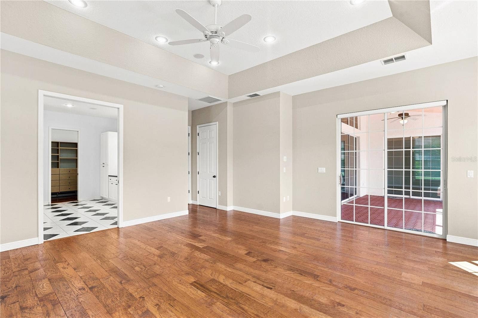 8698 MISSISSIPPI RUN, Weeki Wachee, FL 34613 Primary Bedroom