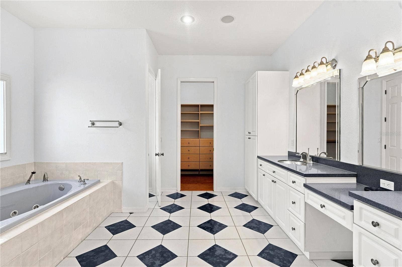 8698 MISSISSIPPI RUN, Weeki Wachee, FL 34613 8698 MISSISSIPPI RUN, Weeki Wachee, FL 34613