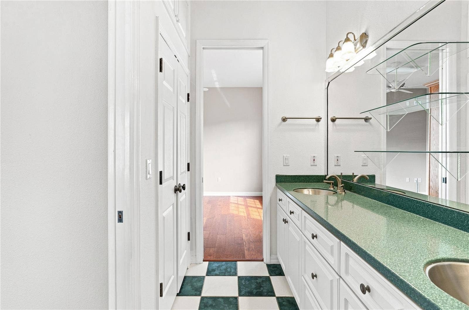 8698 MISSISSIPPI RUN, Weeki Wachee, FL 34613 8698 MISSISSIPPI RUN, Weeki Wachee, FL 34613