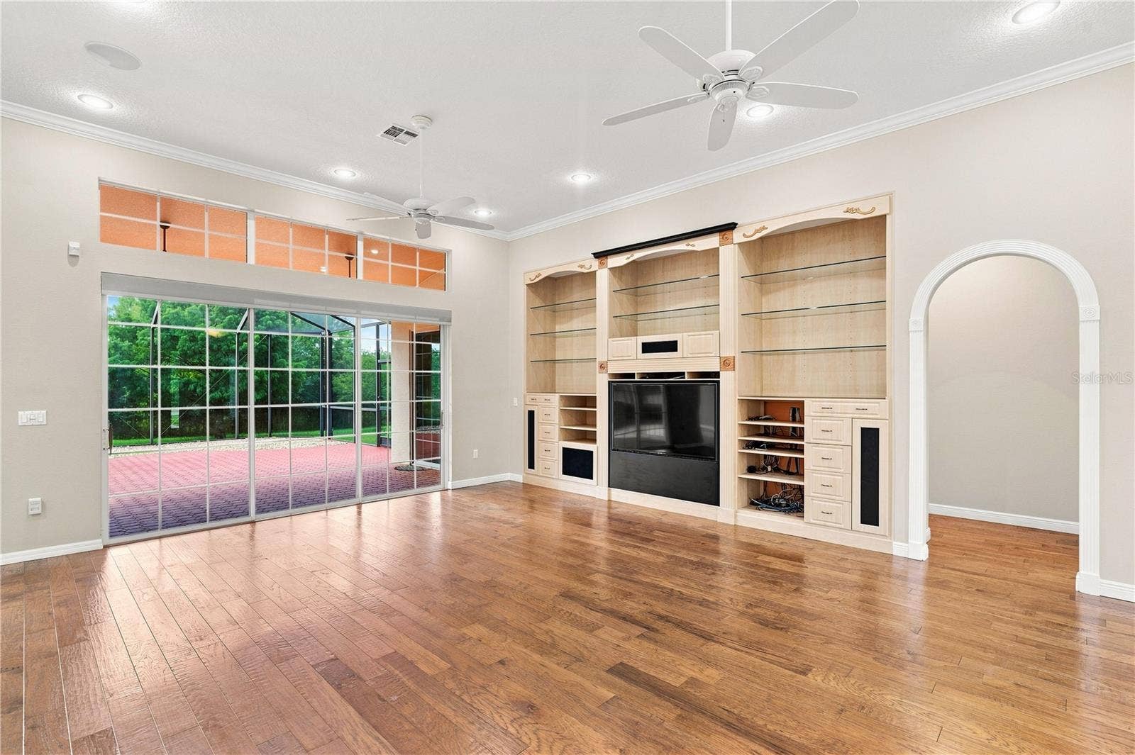 8698 MISSISSIPPI RUN, Weeki Wachee, FL 34613 Front