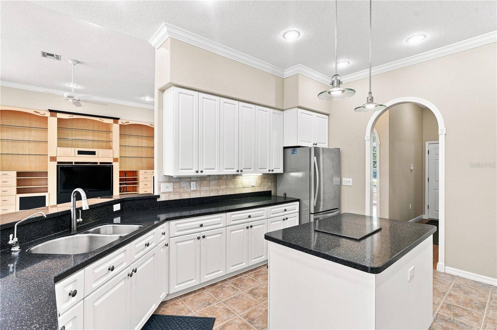 8698 MISSISSIPPI RUN, Weeki Wachee, FL 34613 Front