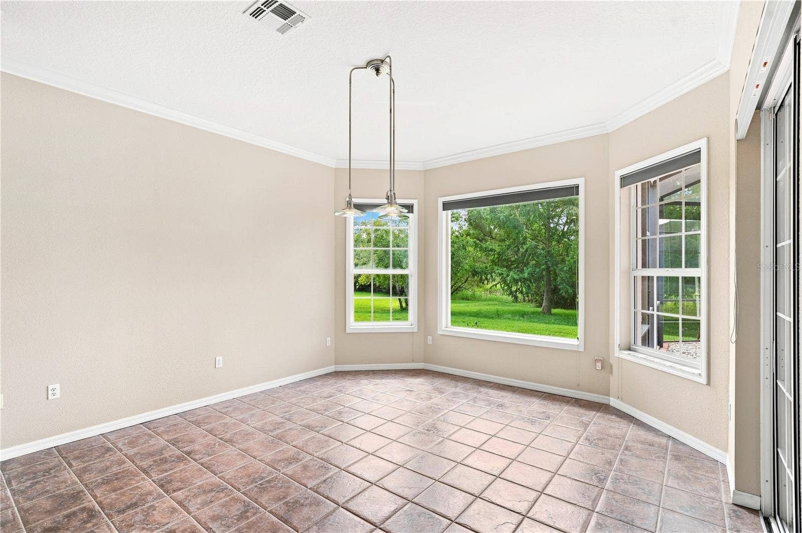 8698 MISSISSIPPI RUN, Weeki Wachee, FL 34613 Front