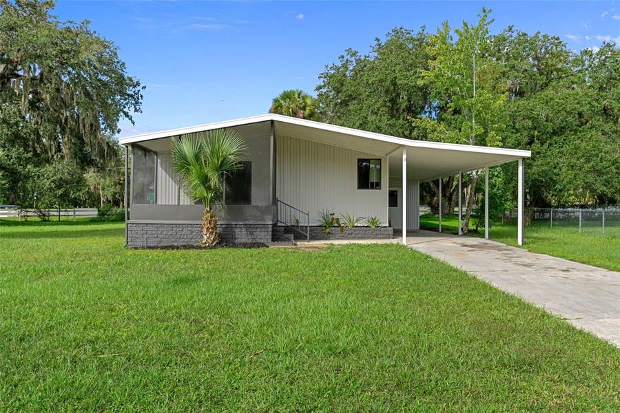 Property photo for 22 CANAL COURT, Lake Panasoffkee, FL