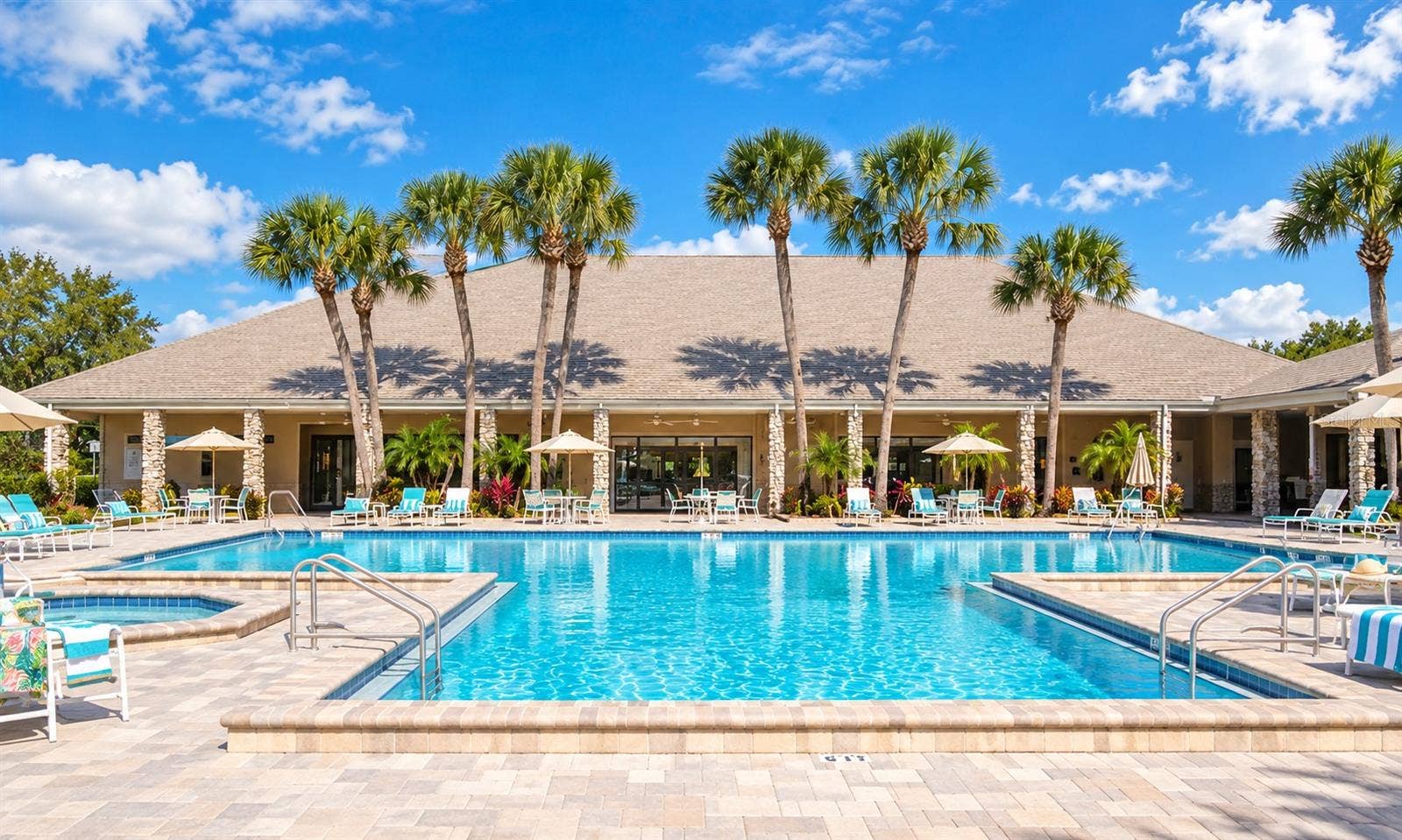 6501 SW 84TH PLACE ROAD, Ocala, FL 34476 Glorious pool is close to home.