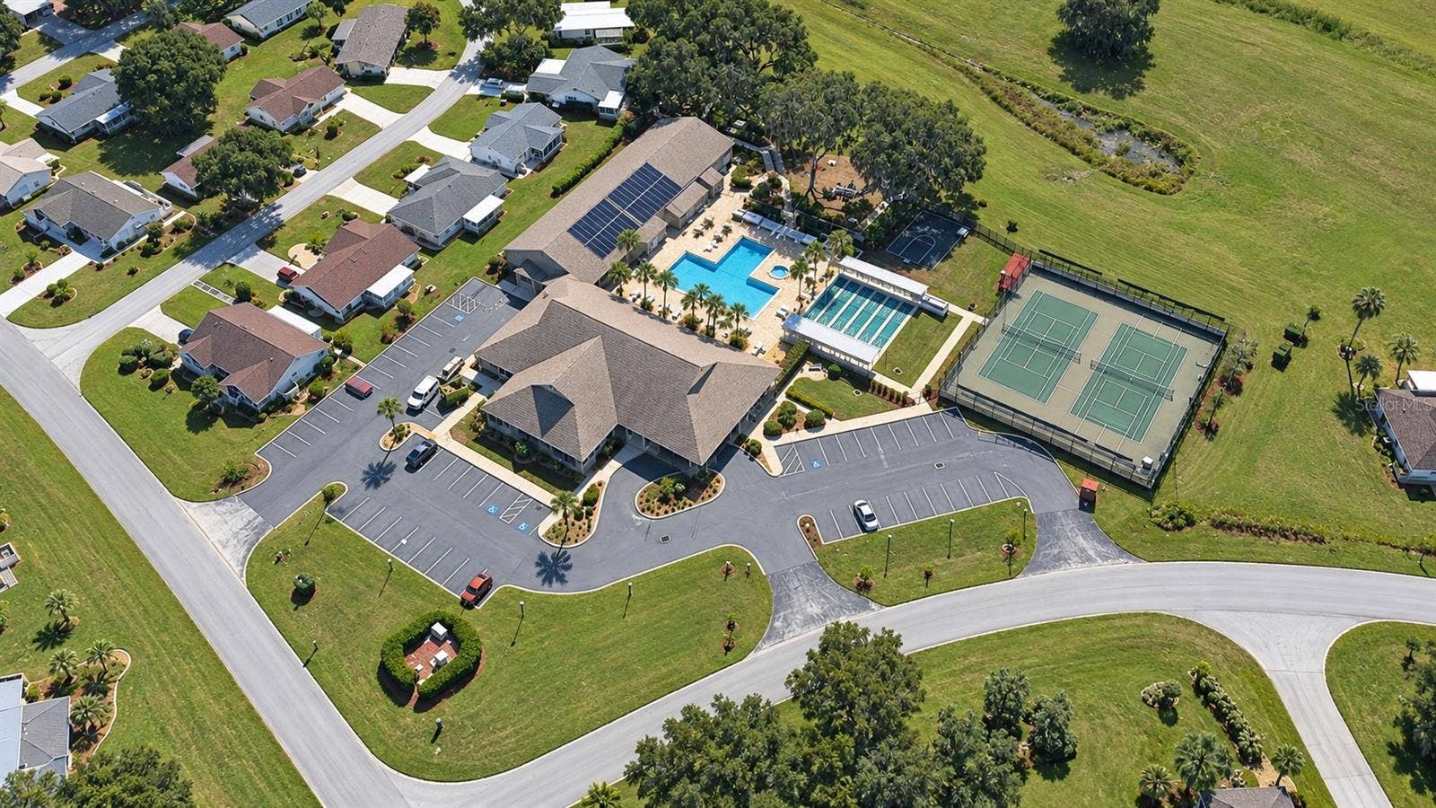 6501 SW 84TH PLACE ROAD, Ocala, FL 34476 Clubhouse, sports courts, pool, bowling inside!