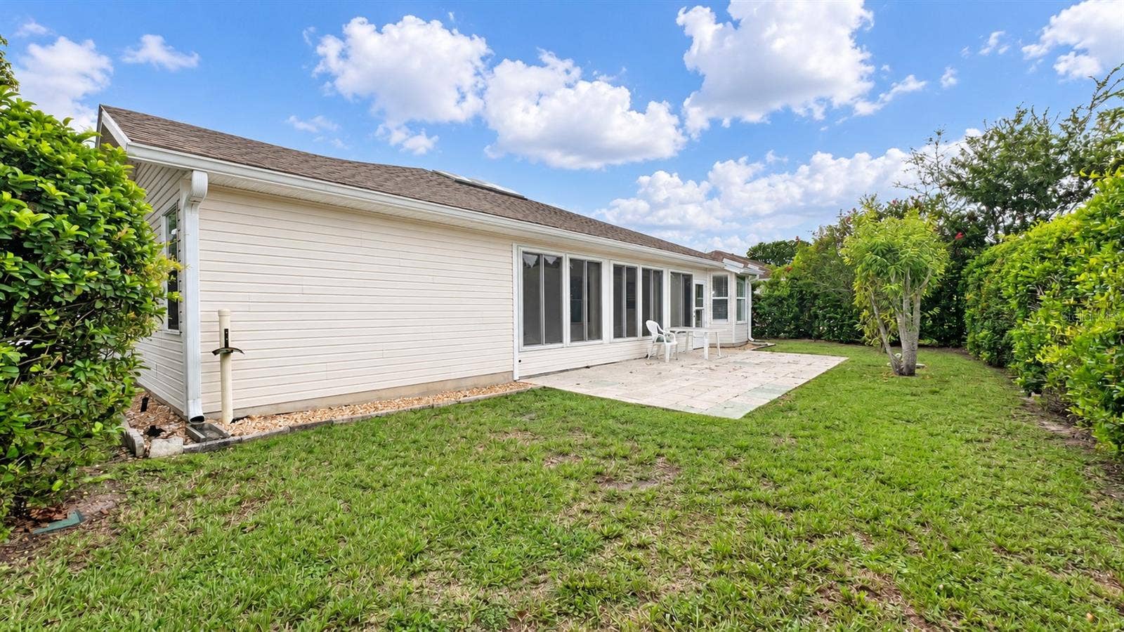 6501 SW 84TH PLACE ROAD, Ocala, FL 34476 Large back patio with plenty of space to entertain and privacy.