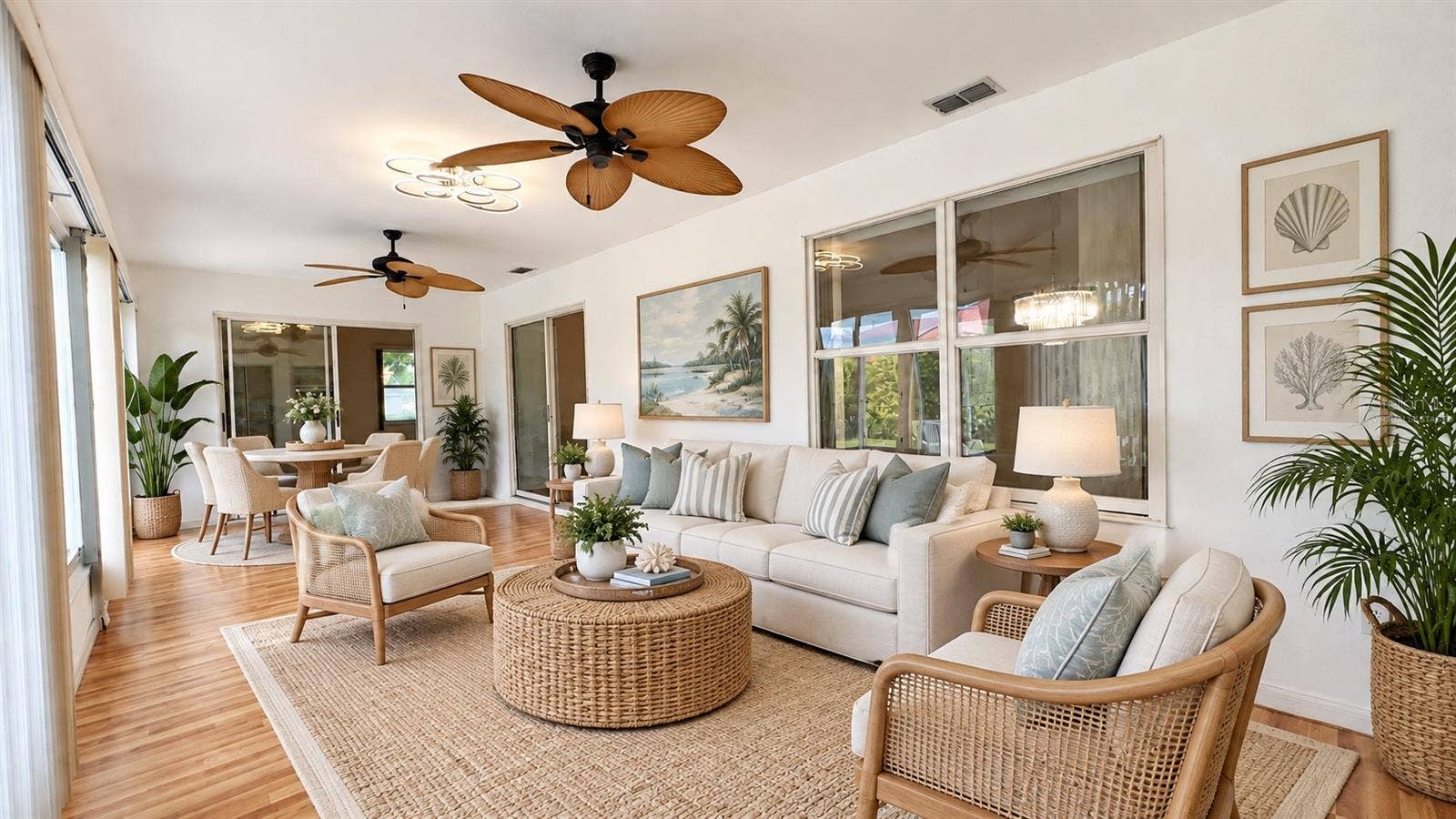 6501 SW 84TH PLACE ROAD, Ocala, FL 34476 400 sq ft enclosed, air-conditioned lanai. Virtually staged.
