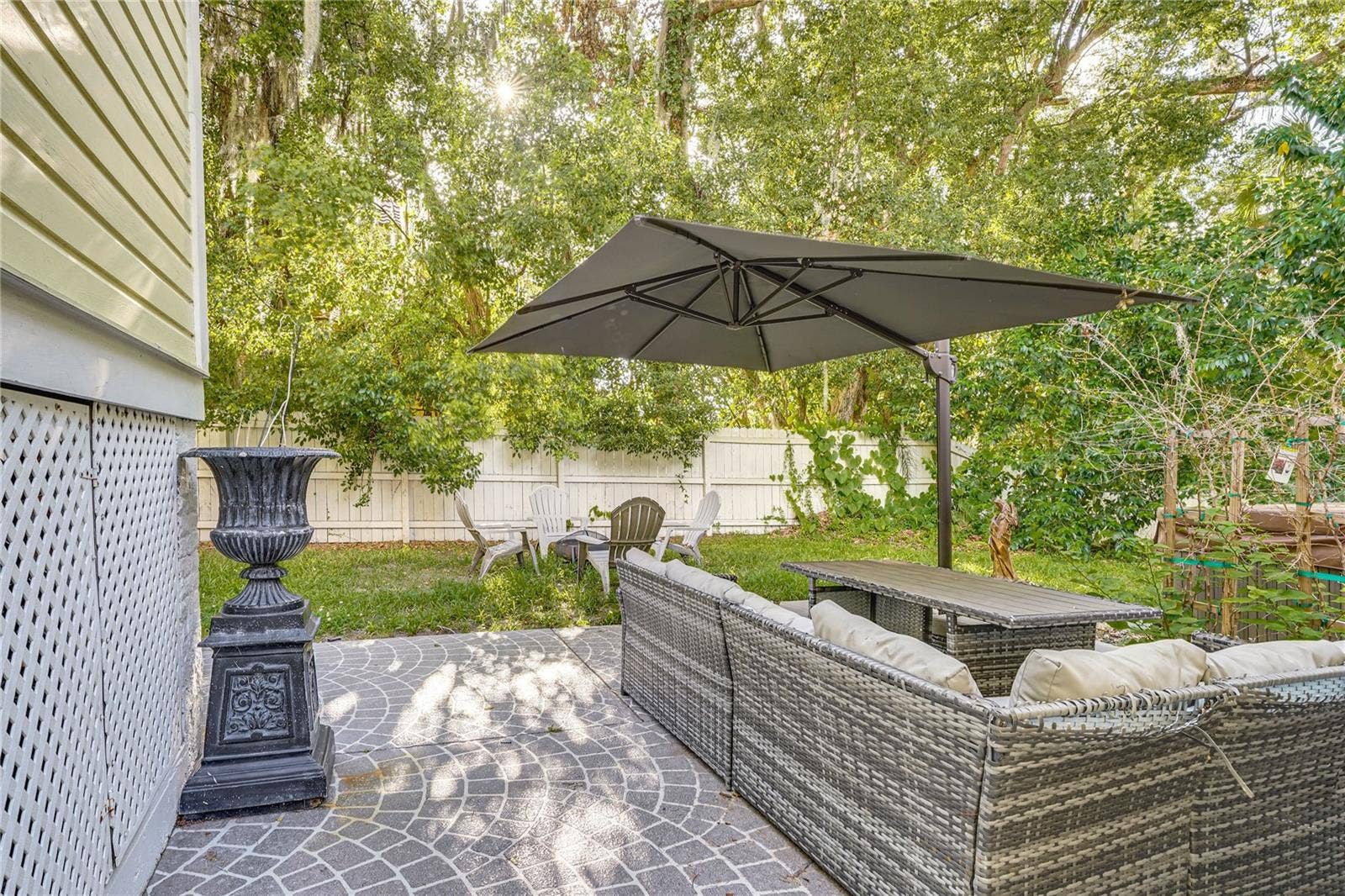 743 E FORT KING STREET, Ocala, FL 34471 Outdoor Seating Area