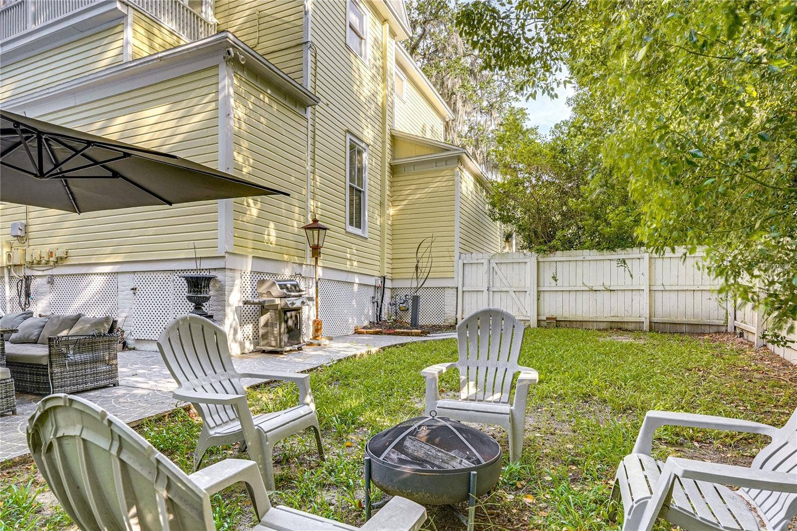 743 E FORT KING STREET, Ocala, FL 34471 Covered Rear Patio and Backyard
