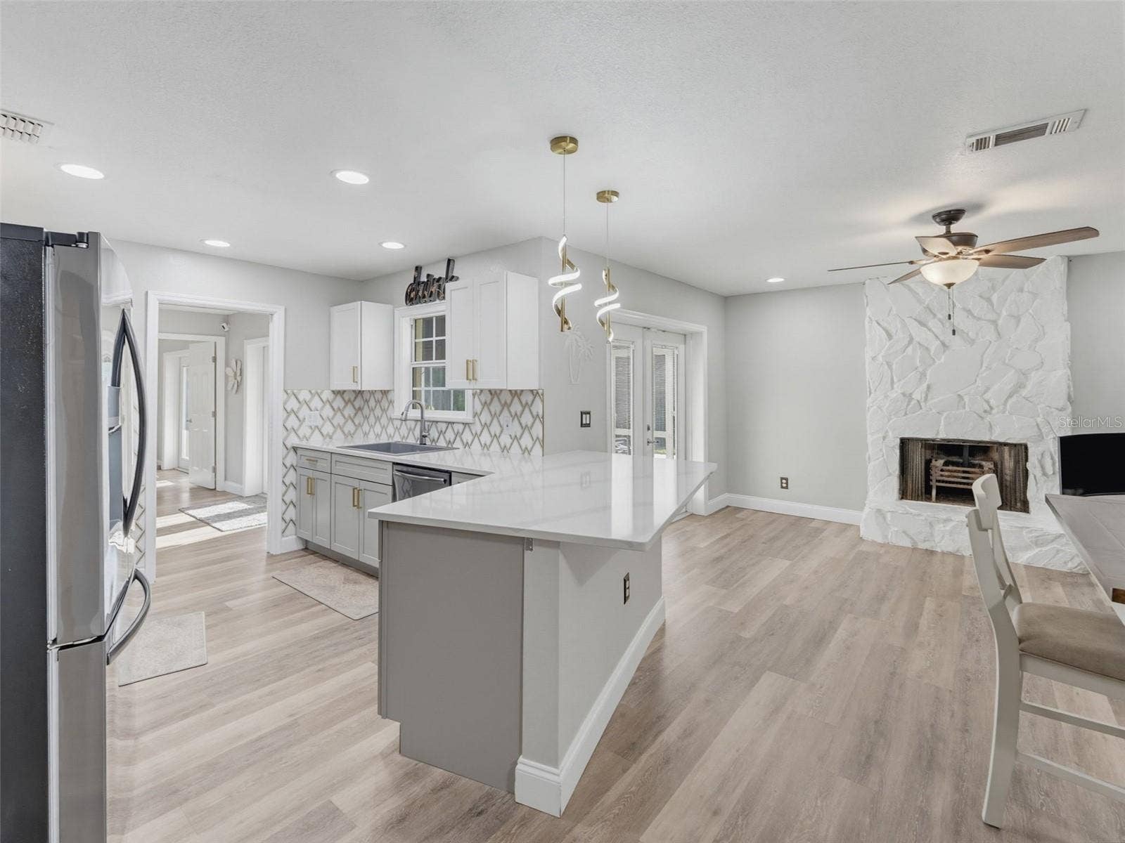 1846 DEL ROBLES DRIVE, Clearwater, FL 33764