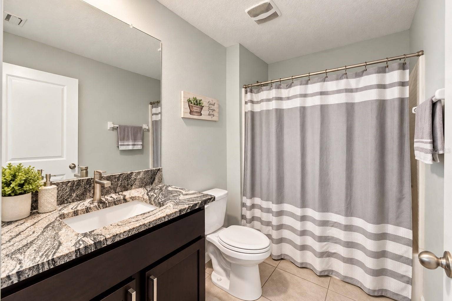 5443 DIANTHA WAY, Brooksville, FL 34604 Guest bathroom