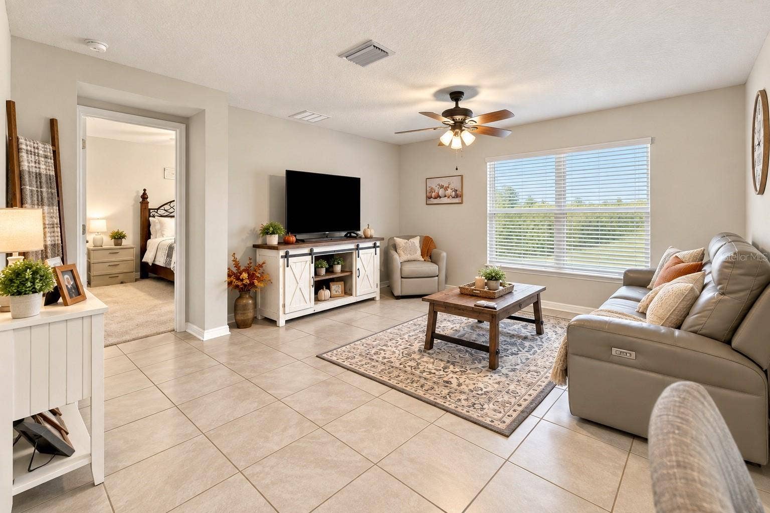 5443 DIANTHA WAY, Brooksville, FL 34604 Living room