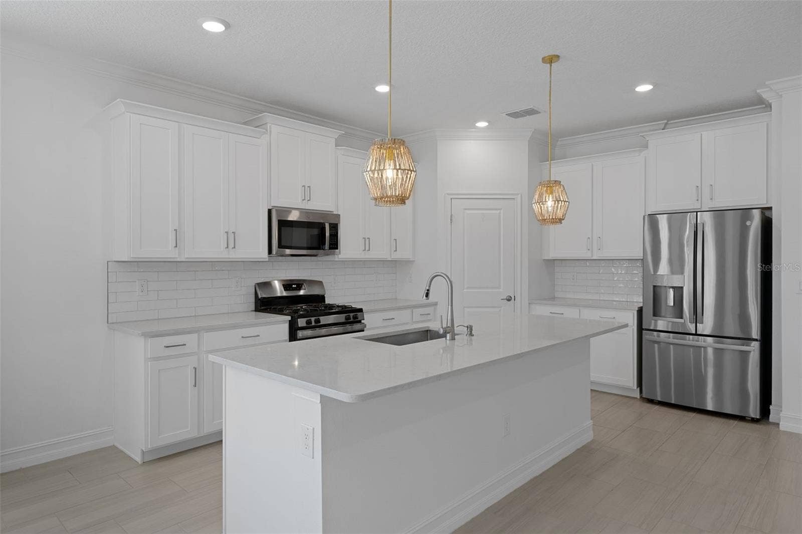 19410 FOREST GARDEN COURT, Brooksville, FL 34601 19410 FOREST GARDEN COURT, Brooksville, FL 34601