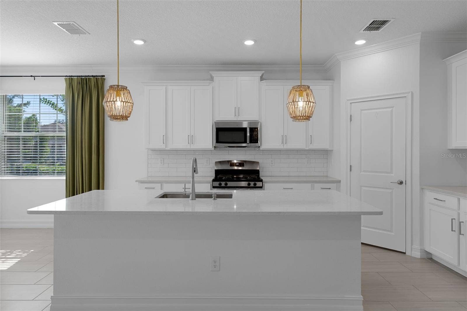 19410 FOREST GARDEN COURT, Brooksville, FL 34601 19410 FOREST GARDEN COURT, Brooksville, FL 34601