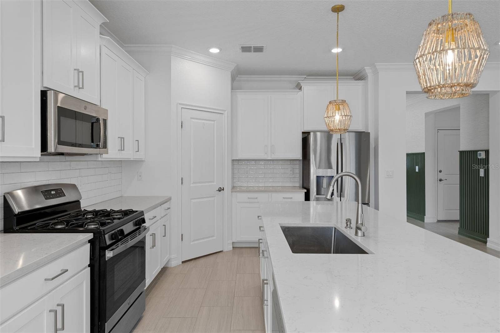 19410 FOREST GARDEN COURT, Brooksville, FL 34601 19410 FOREST GARDEN COURT, Brooksville, FL 34601
