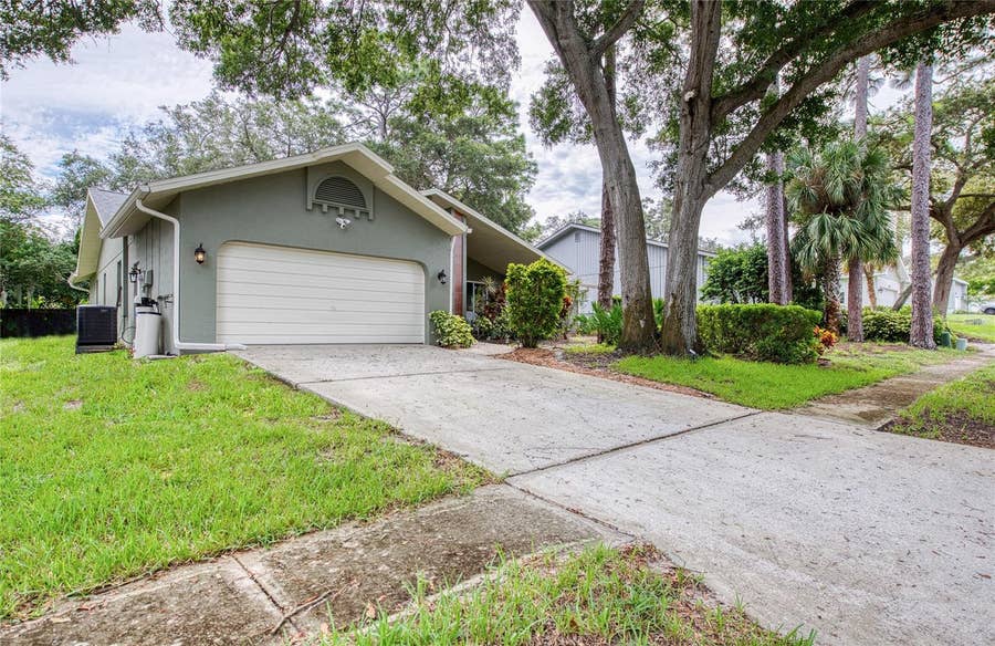 Property photo for 2143 SALISBURY COURT, Palm Harbor, FL