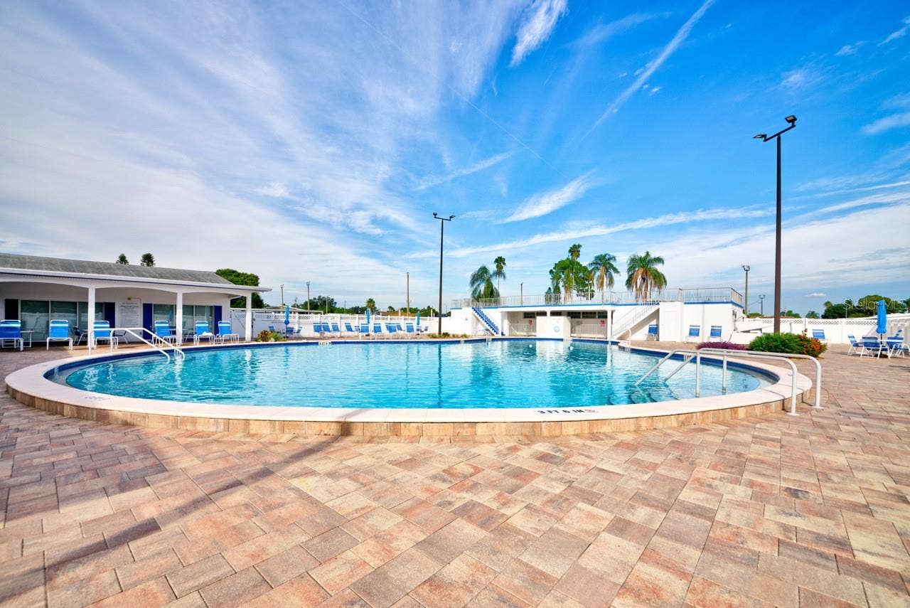 76 LIBERTY WAY, #5, Palm Harbor, FL 34684 Outside showers &Dresing Rooms