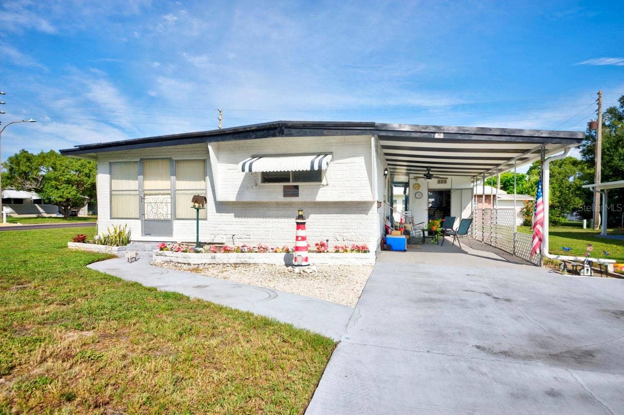 76 LIBERTY WAY, #5, Palm Harbor, FL 34684 Large Corner Lot !Low HOA!