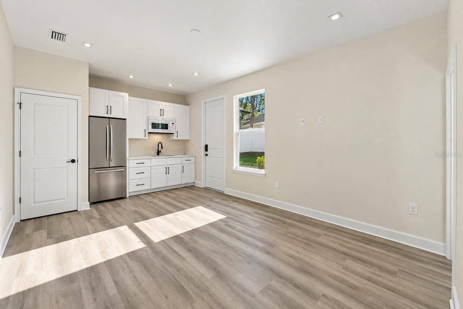 12014 SAPPHIRE DRIVE, Spring Hill, FL 34609 full suite